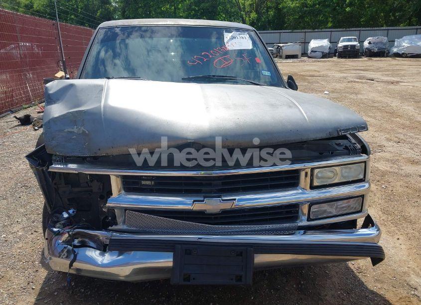 Photo 6 of 1993 Chevrolet Gmt-400 C1500 (VIN 2GCEC19K5P1268743)