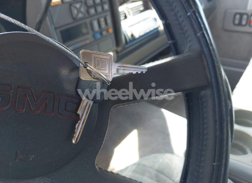 Photo 11 of 1994 Chevrolet Gmt-400 C1500 (VIN 2GCEC19K6R1269449)