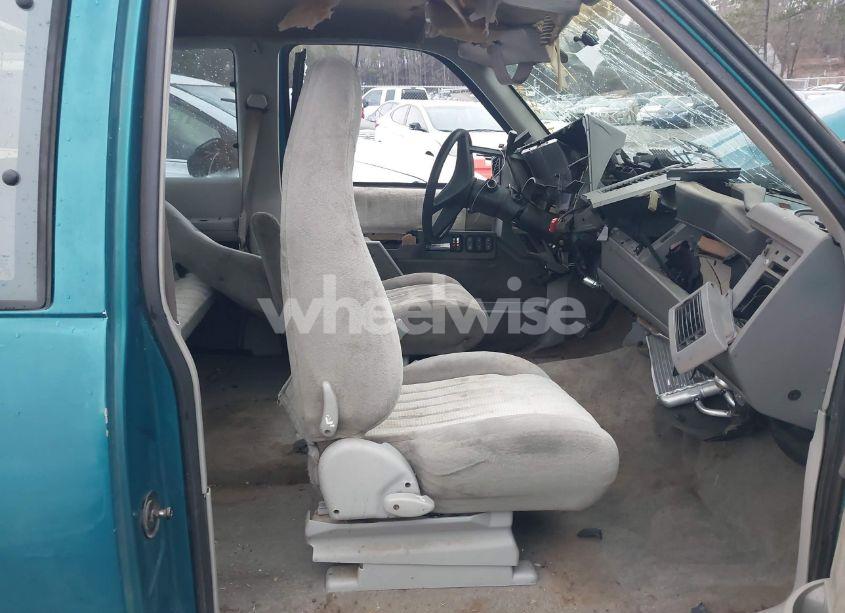 Photo 5 of 1994 Chevrolet Gmt-400 C1500 (VIN 2GCEC19K7R1141382)