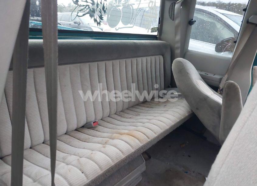 Photo 8 of 1994 Chevrolet Gmt-400 C1500 (VIN 2GCEC19K7R1141382)