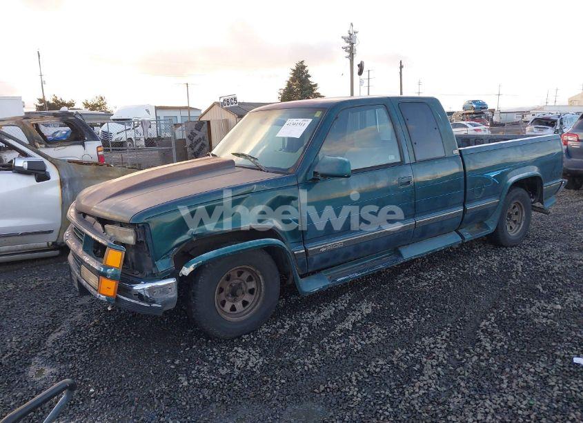 Photo 2 of 1995 Chevrolet Gmt-400 C1500 (VIN 2GCEC19K7S1256750)