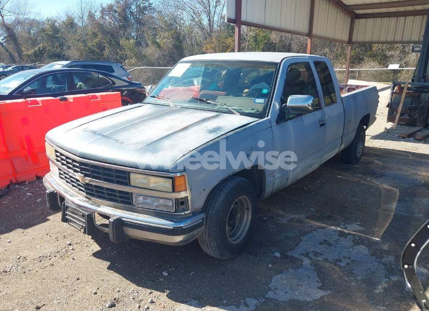 Photo 2 of 1992 Chevrolet Gmt-400 C1500 (VIN 2GCEC19K8N1140641)