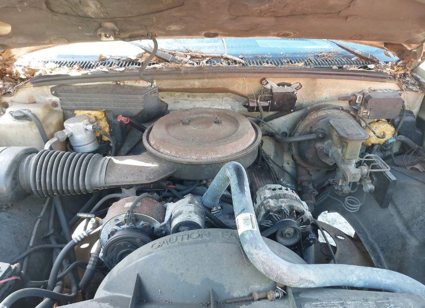 Photo 10 of 1993 Chevrolet Gmt-400 C1500 (VIN 2GCEC19K8P1189776)