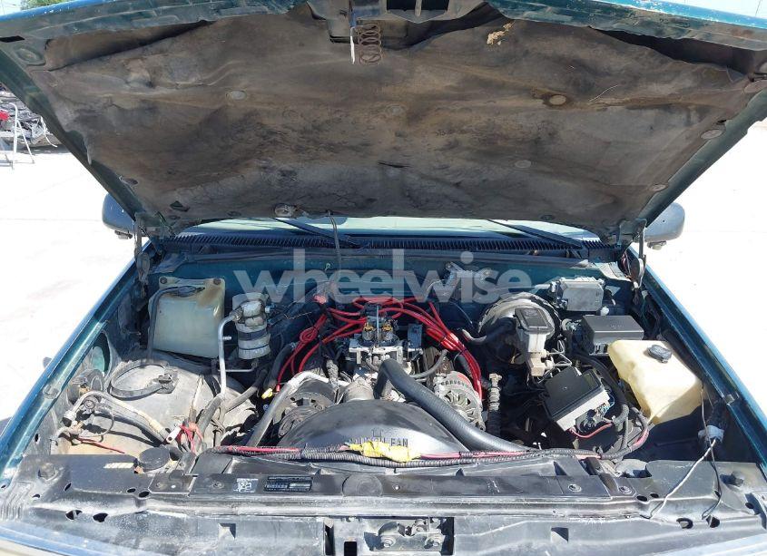 Photo 10 of 1995 Chevrolet Gmt-400 C1500 (VIN 2GCEC19K8S1282676)