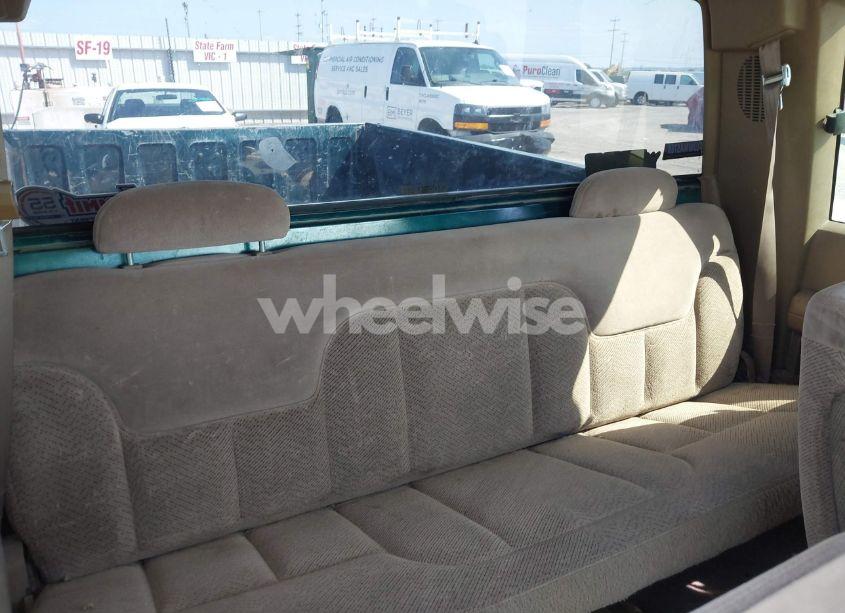 Photo 8 of 1995 Chevrolet Gmt-400 C1500 (VIN 2GCEC19K8S1282676)