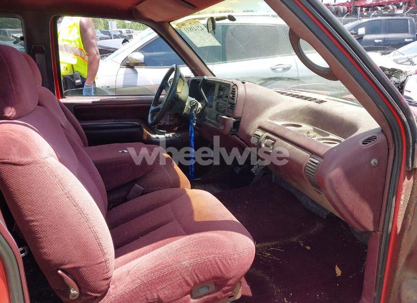 Photo 5 of 1995 Chevrolet Gmt-400 C1500 (VIN 2GCEC19K9S1275641)