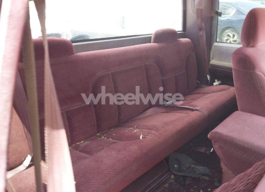 Photo 8 of 1995 Chevrolet Gmt-400 C1500 (VIN 2GCEC19K9S1275641)