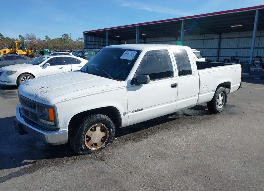 Photo 2 of 1996 Chevrolet Gmt-400 C1500 (VIN 2GCEC19M0T1168030)