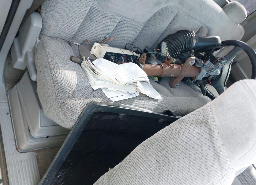 Photo 8 of 1998 Chevrolet C1500 FLEETSIDE (VIN 2GCEC19M0W1147389)