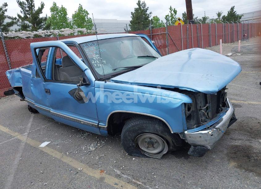 1996 Chevrolet Gmt-400 C1500 (VIN 2GCEC19M3T1133739) main photo