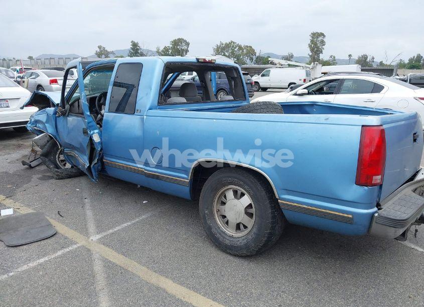 Photo 3 of 1996 Chevrolet Gmt-400 C1500 (VIN 2GCEC19M3T1133739)