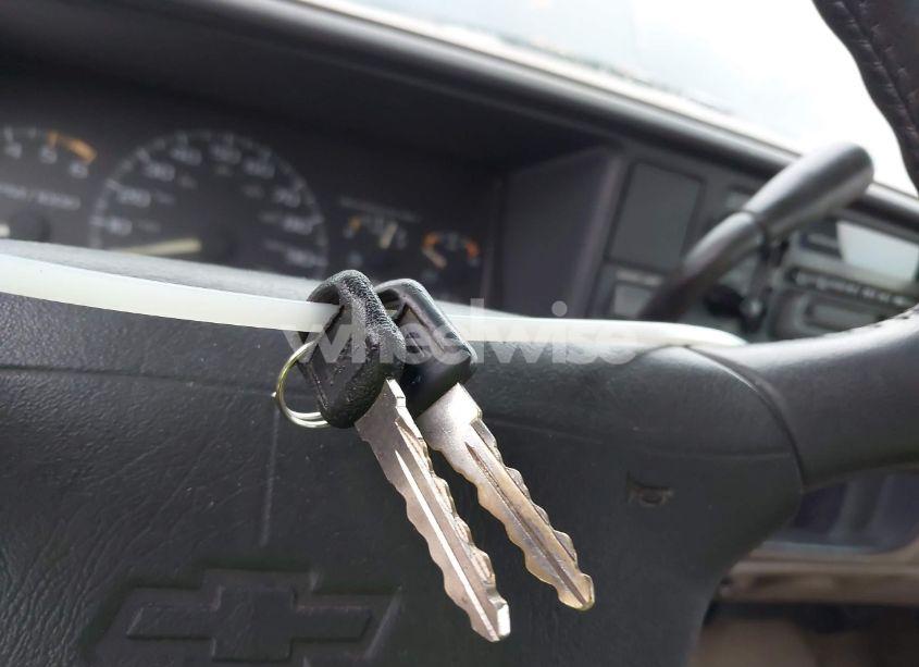 Photo 11 of 1996 Chevrolet Gmt-400 C1500 (VIN 2GCEC19M5T1159209)