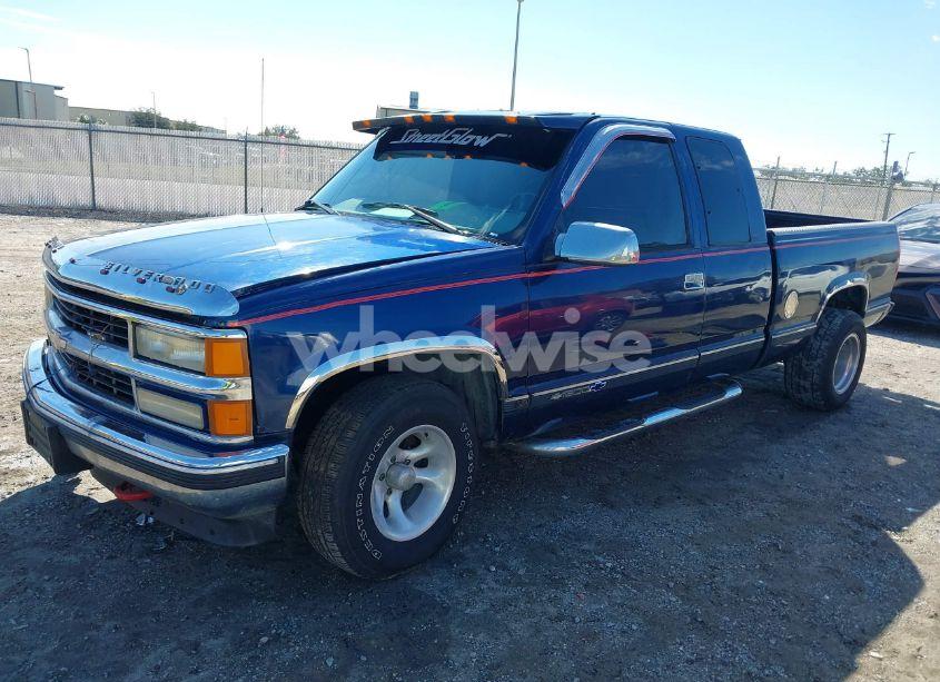Photo 2 of 1998 Chevrolet C1500 FLEETSIDE (VIN 2GCEC19M8W1280823)
