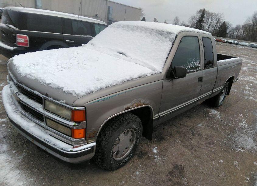 Photo 2 of 1998 Chevrolet C1500 FLEETSIDE (VIN 2GCEC19MXW1280015)
