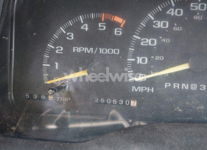 Photo 7 of 1996 Chevrolet Gmt-400 C1500 (VIN 2GCEC19R0T1234894)