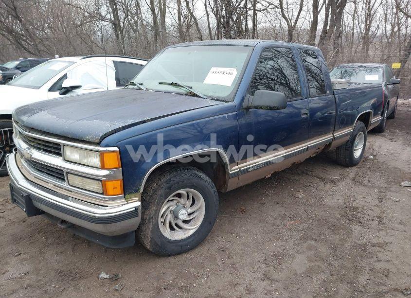 Photo 2 of 1998 Chevrolet C1500 FLEETSIDE (VIN 2GCEC19R0W1116302)