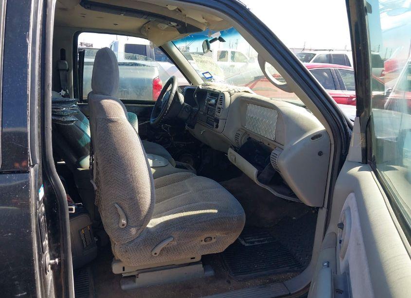 Photo 5 of 1998 Chevrolet C1500 FLEETSIDE (VIN 2GCEC19R1W1149096)