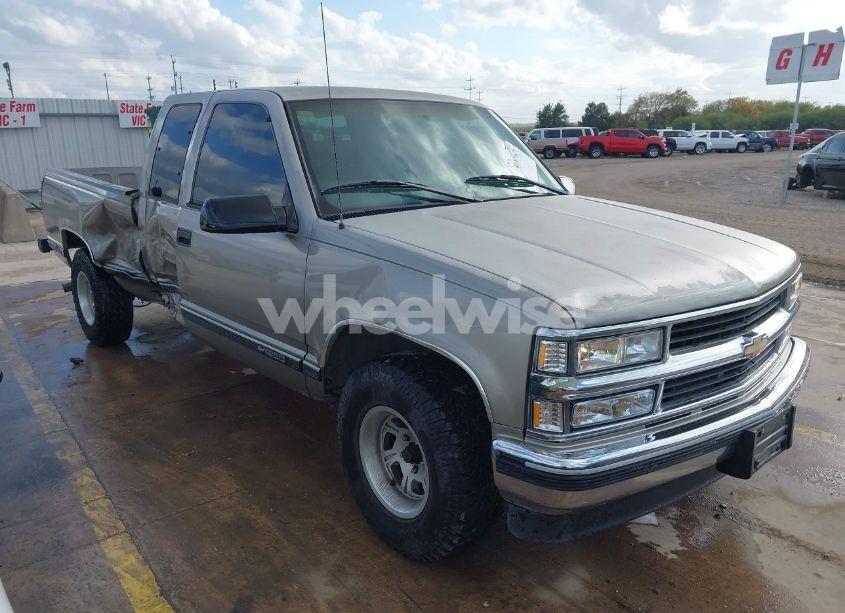 1998 Chevrolet C1500 FLEETSIDE (VIN 2GCEC19R2W1151360) main photo