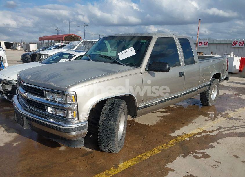 Photo 2 of 1998 Chevrolet C1500 FLEETSIDE (VIN 2GCEC19R2W1151360)