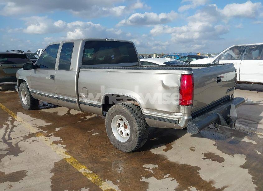 Photo 3 of 1998 Chevrolet C1500 FLEETSIDE (VIN 2GCEC19R2W1151360)