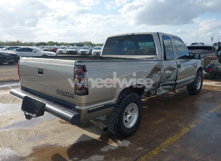 Photo 4 of 1998 Chevrolet C1500 FLEETSIDE (VIN 2GCEC19R2W1151360)