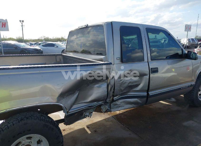 Photo 6 of 1998 Chevrolet C1500 FLEETSIDE (VIN 2GCEC19R2W1151360)