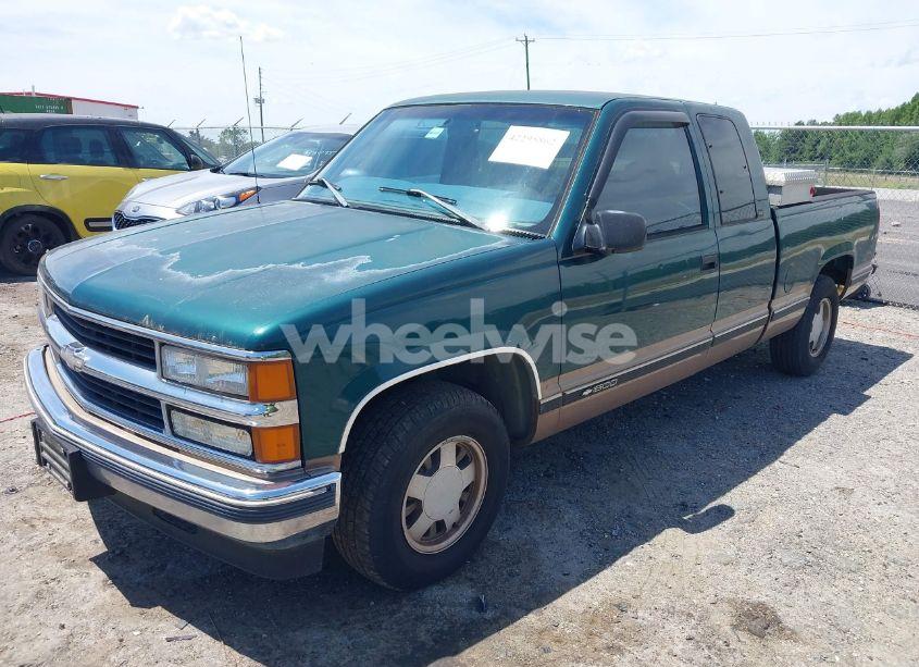 Photo 2 of 1998 Chevrolet C1500 FLEETSIDE (VIN 2GCEC19R2W1175674)