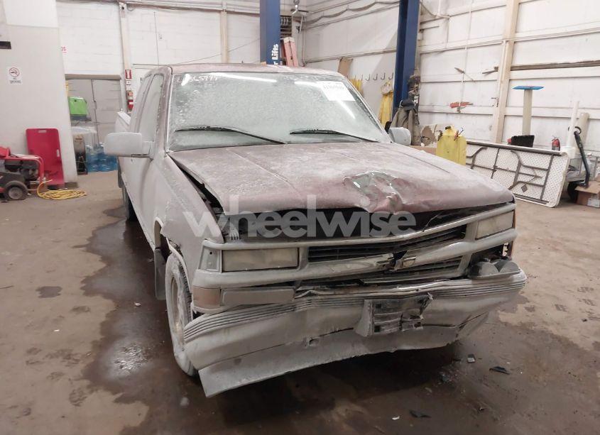 1997 Chevrolet C1500 FLEETSIDE (VIN 2GCEC19R3V1205439) main photo