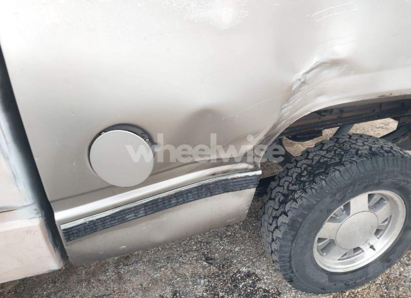 Photo 18 of 1998 Chevrolet C1500 FLEETSIDE (VIN 2GCEC19R3W1122806)