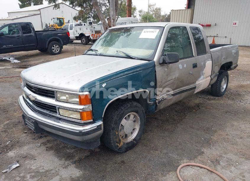 Photo 2 of 1998 Chevrolet C1500 FLEETSIDE (VIN 2GCEC19R3W1122806)