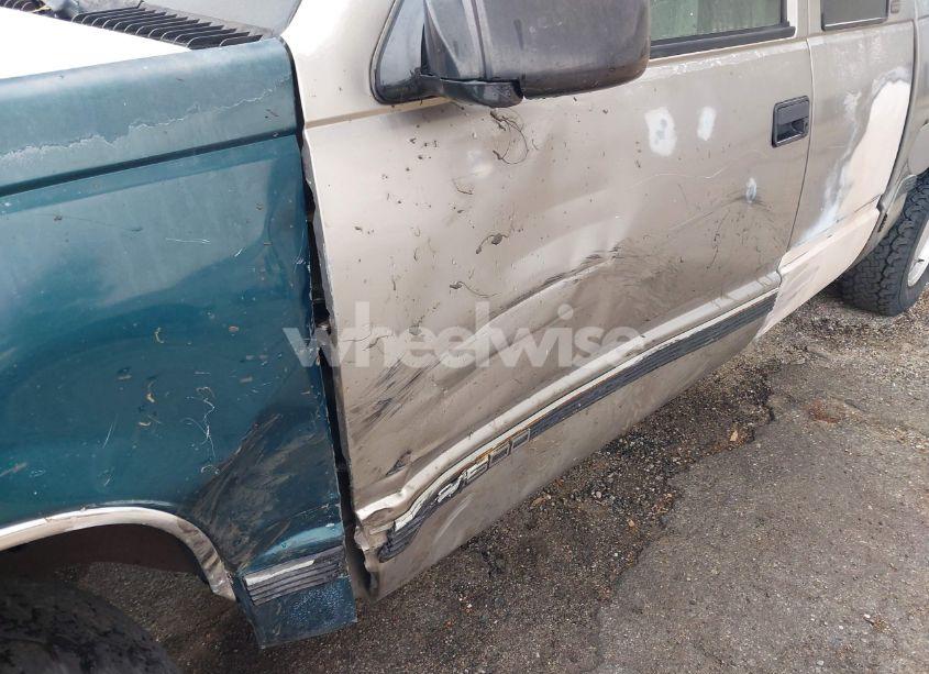 Photo 6 of 1998 Chevrolet C1500 FLEETSIDE (VIN 2GCEC19R3W1122806)