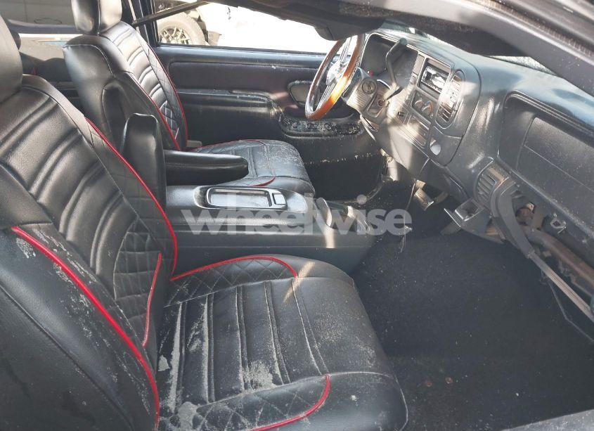 Photo 5 of 1997 Chevrolet C1500 FLEETSIDE (VIN 2GCEC19R7V1156777)