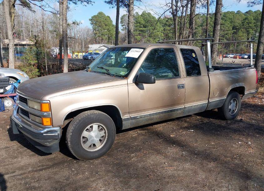 Photo 2 of 1997 Chevrolet C1500 FLEETSIDE (VIN 2GCEC19ROV1198157)