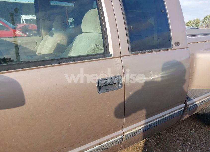 Photo 6 of 1997 Chevrolet C1500 FLEETSIDE (VIN 2GCEC19RXV1163187)