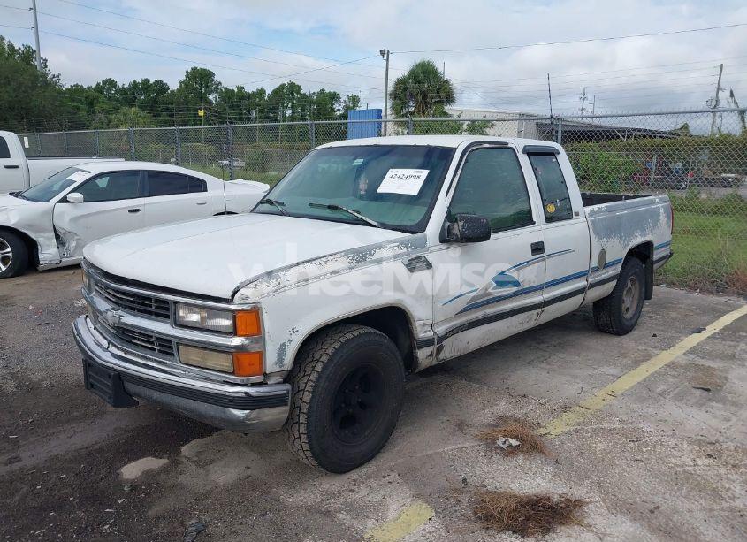 Photo 2 of 1997 Chevrolet C1500 FLEETSIDE (VIN 2GCEC19RXV1166543)