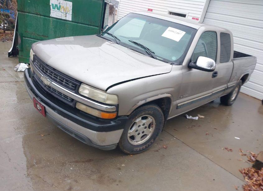 Photo 2 of 2001 Chevrolet Silverado 1500 LS (VIN 2GCEC19T011107152)