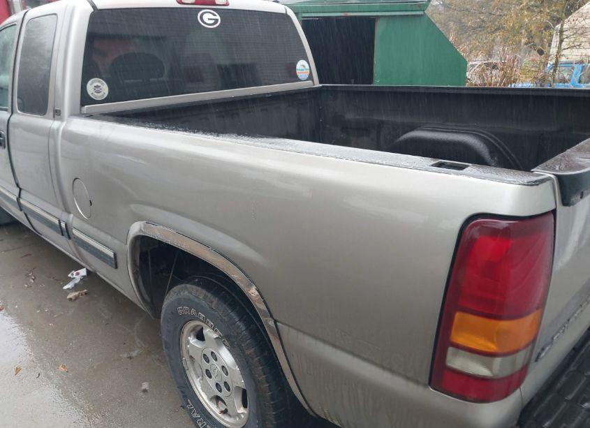 Photo 3 of 2001 Chevrolet Silverado 1500 LS (VIN 2GCEC19T011107152)