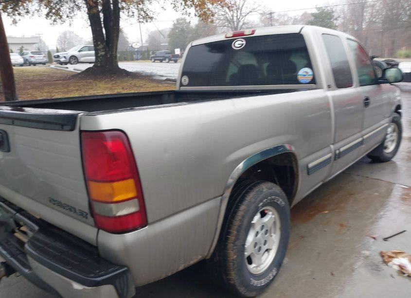 Photo 4 of 2001 Chevrolet Silverado 1500 LS (VIN 2GCEC19T011107152)