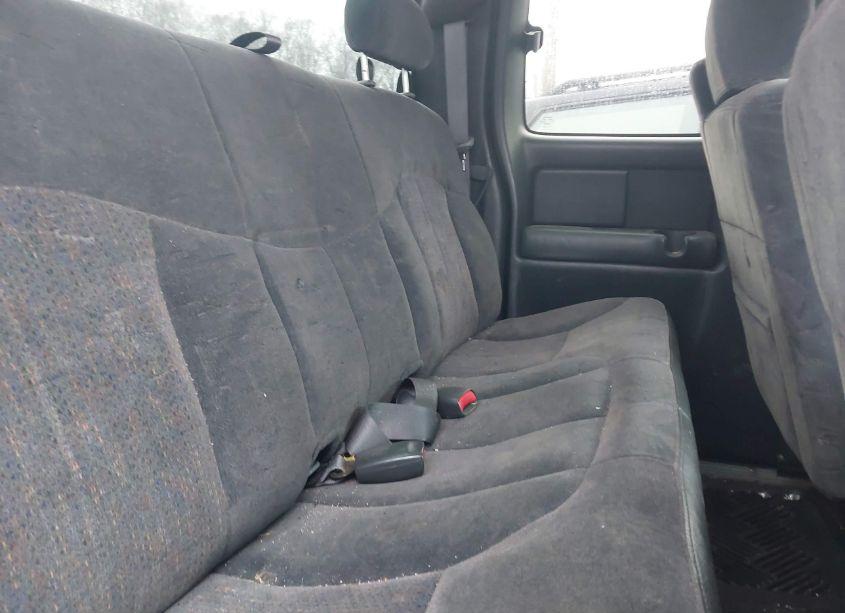 Photo 8 of 2001 Chevrolet Silverado 1500 LS (VIN 2GCEC19T011107152)