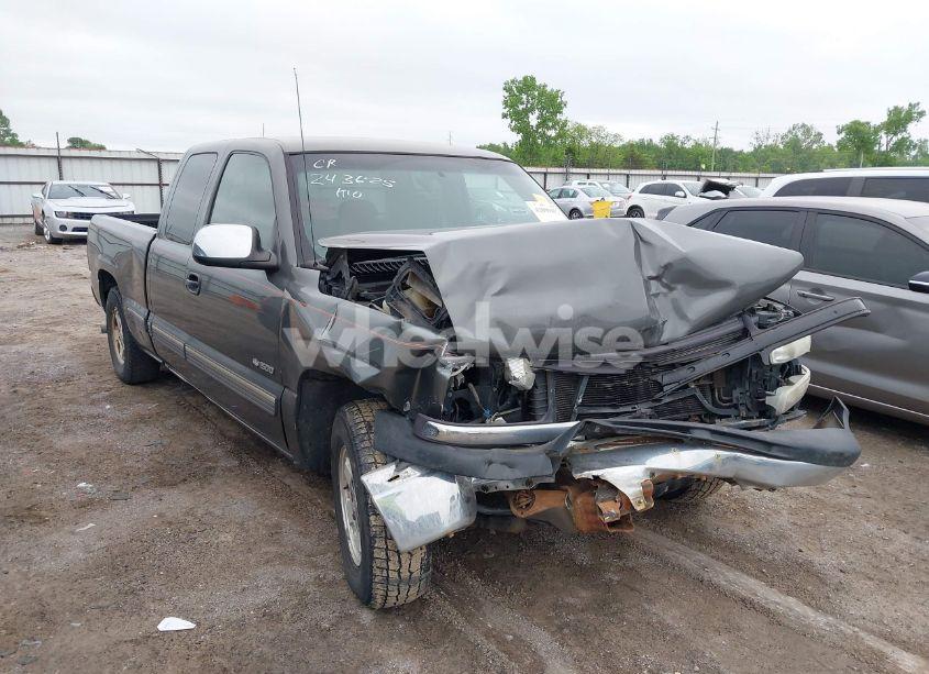 2001 Chevrolet Silverado 1500 LS (VIN 2GCEC19T011196527) main photo