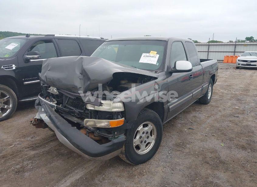 Photo 2 of 2001 Chevrolet Silverado 1500 LS (VIN 2GCEC19T011196527)