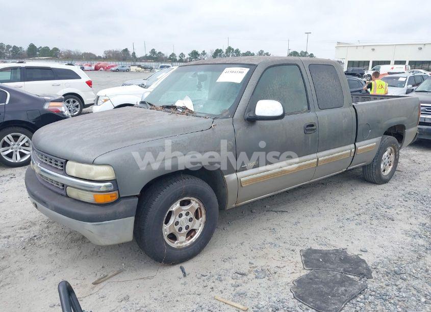 Photo 2 of 2001 Chevrolet Silverado 1500 LS (VIN 2GCEC19T011313975)