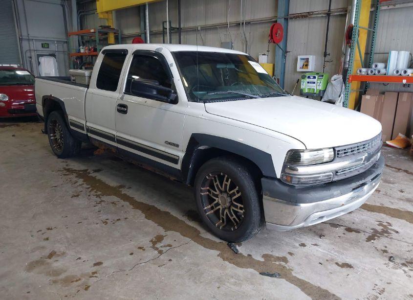 2001 Chevrolet Silverado 1500 LS (VIN 2GCEC19T011405202) main photo