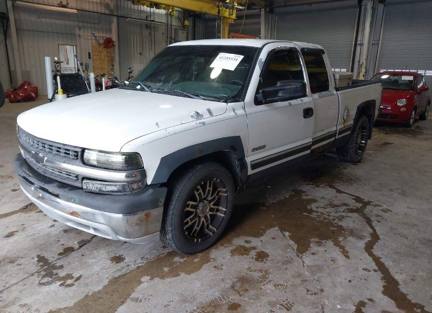 Photo 2 of 2001 Chevrolet Silverado 1500 LS (VIN 2GCEC19T011405202)
