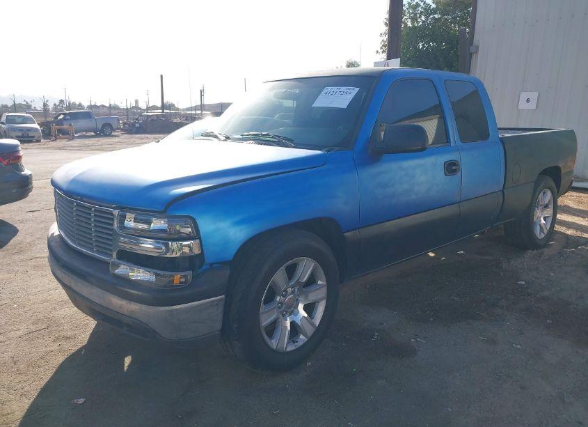 Photo 2 of 2002 Chevrolet Silverado 1500 LS (VIN 2GCEC19T021379007)