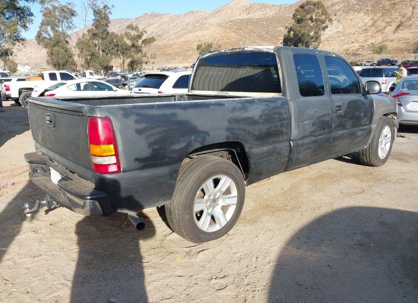 Photo 4 of 2002 Chevrolet Silverado 1500 LS (VIN 2GCEC19T021379007)