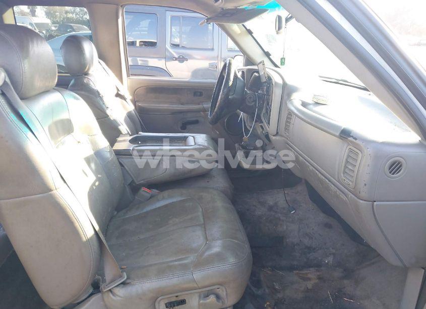 Photo 5 of 2000 Chevrolet Silverado 1500 LS (VIN 2GCEC19T0Y1209822)