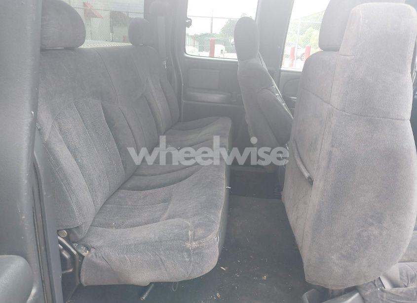 Photo 8 of 2000 Chevrolet Silverado 1500 LS (VIN 2GCEC19T0Y1271947)