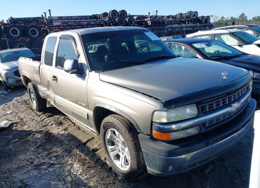 2000 Chevrolet Silverado 1500 LS (VIN 2GCEC19T0Y1323755) main photo