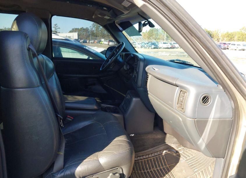 Photo 5 of 2000 Chevrolet Silverado 1500 LS (VIN 2GCEC19T0Y1323755)